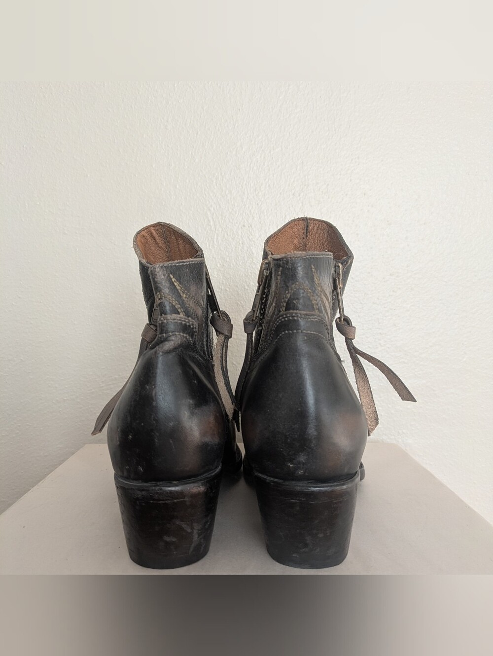 NWOB Freebird Wolfie Boots in Black - Picture 6 of 11